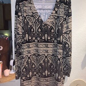 Women's Black and Cream Paisley V-Neck Dress